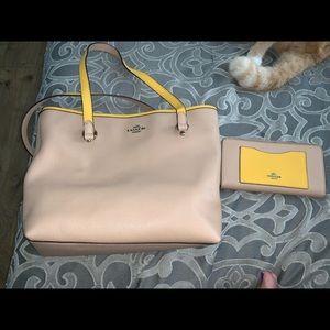 Authentic coach purse and wallet to match